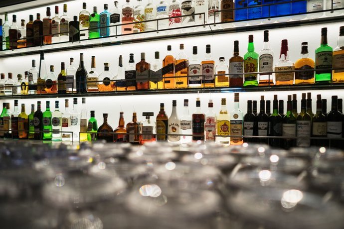 Archivo - Bebidas con o sin alcohol o con bajo contenido alcohólico