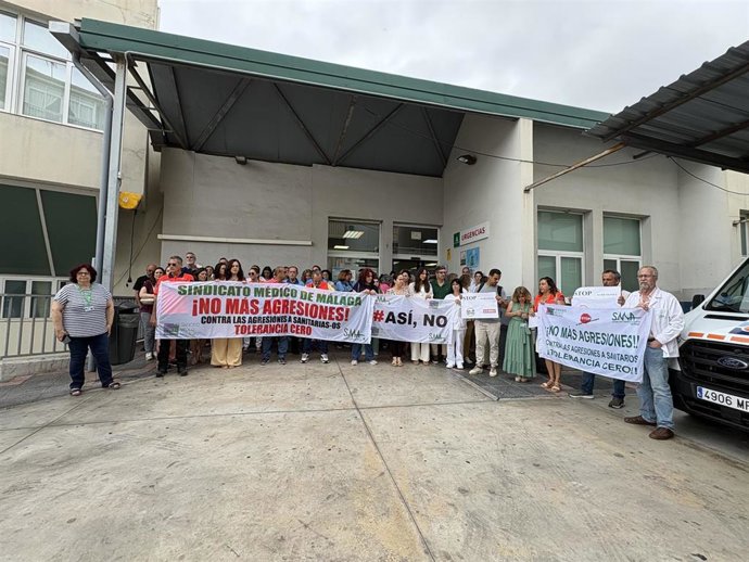 Concentración del SMM por agresión a sanitarias de Las Lagunas de Mijas (Málaga).