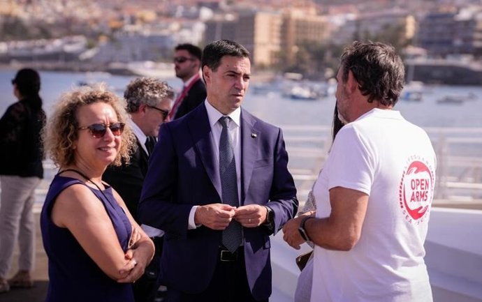 El Lehendakari, Imanol Pradales, en el puerto de Arguineguín en Gran Canaria, para participar en encuentro del Papa León XIV con personas migrantes