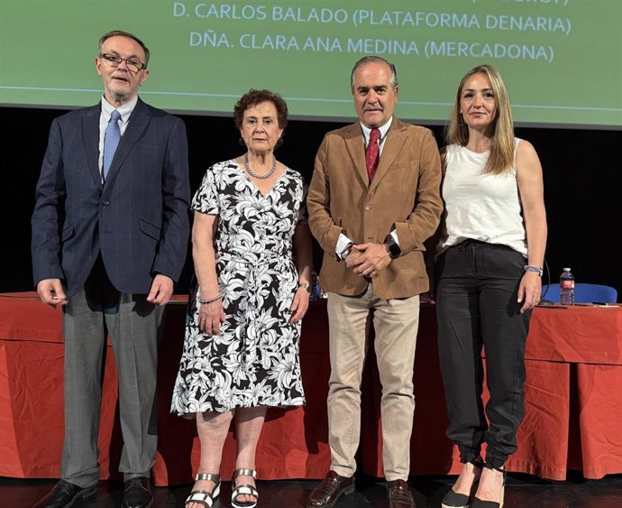 El alcalde, José Julián Gregorio, inaugura la I Jornada sobre Consumo.