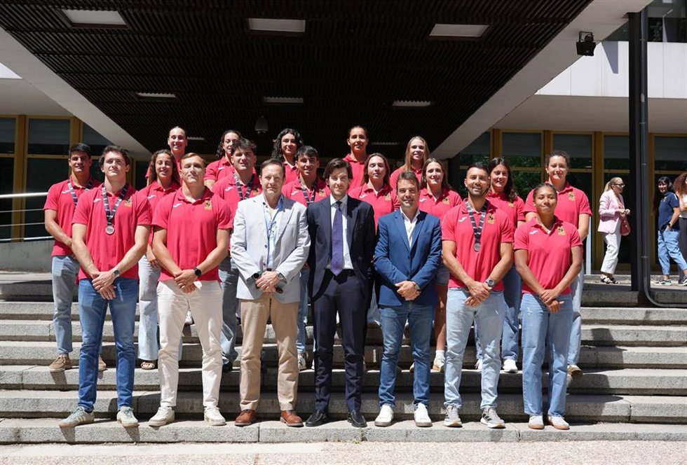 Homenaje en el CSD a las selecciones españolas masculina y femenina de rugby seven, con el presidente de la RFER, Juan Carlos Martín 'Hansen', y el director general de Deportes del CSD, Fernando Molinero.