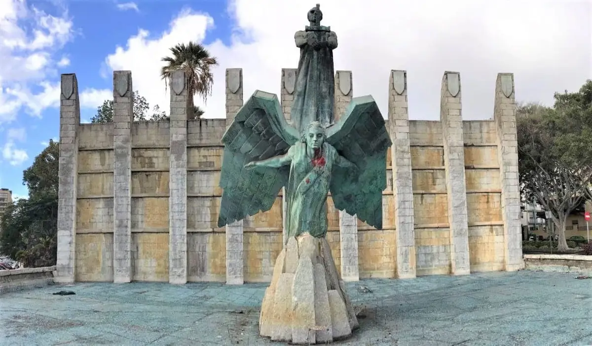 Monumento en honor a Franco ubicado en Santa Cruz de Tenerife