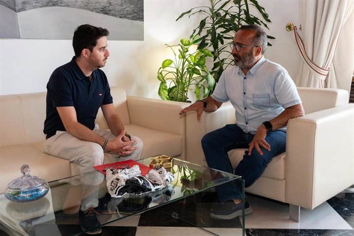 El director del Consejo Provincial de Políticas Públicas, Gabriel Moreno, y el presidente de la Diputación de Cáceres, Miguel Ángel Morales, en una reunión