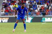 La camiseta de Haití se modifica tras el veto de la FIFA a una imagen bélica