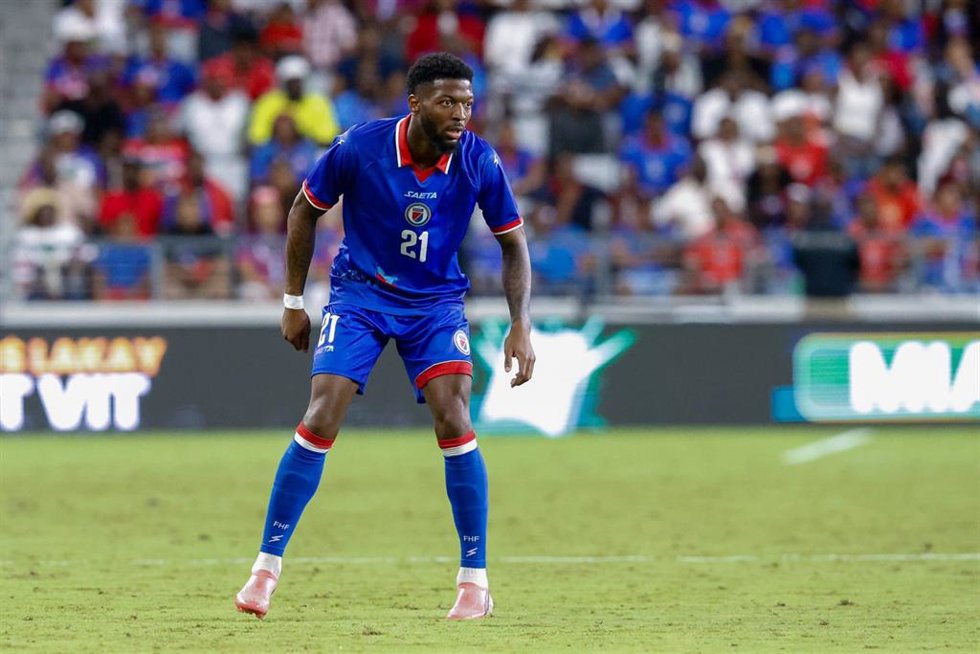 Josué Casimir durante un paritido de la selección de Haití