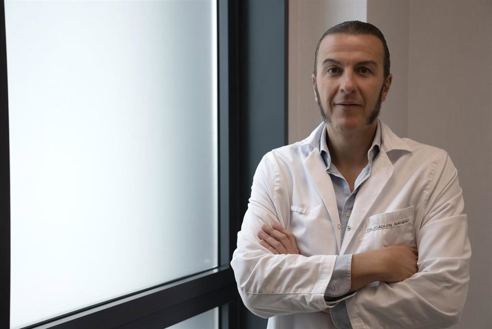 El urólogo del Hospital Universitario Quirónsalud Zaragoza, Joaquín Navarro