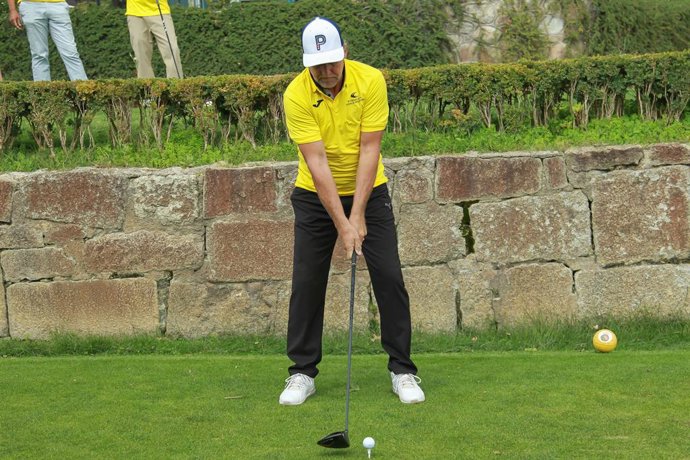 Archivo - Bernd Schuster, former football player, playing golf during the charity golf tournament organized by the Menorca Clinic Foundation at La Herreria Golf Course on September 22, 2022 in El Escorial, Madrid, Spain.