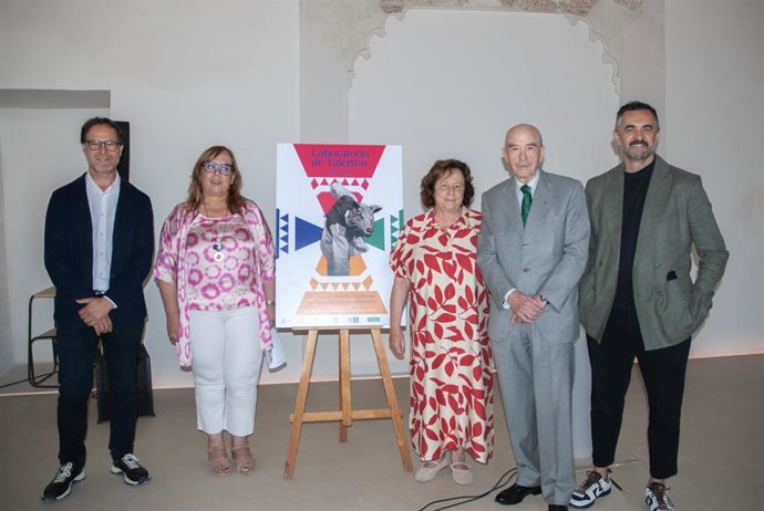 La viceconsejera de Cultura y Deportes, Carmen Teresa Olmedo; la concejala de Cultura y Patrimonio de Toledo, Ana Pérez; el presidente de la Fundación Globalcaja HXXII, Rafael Torres y el gerente del Consorcio de la Ciudad de Toledo, Jesús Corroto.