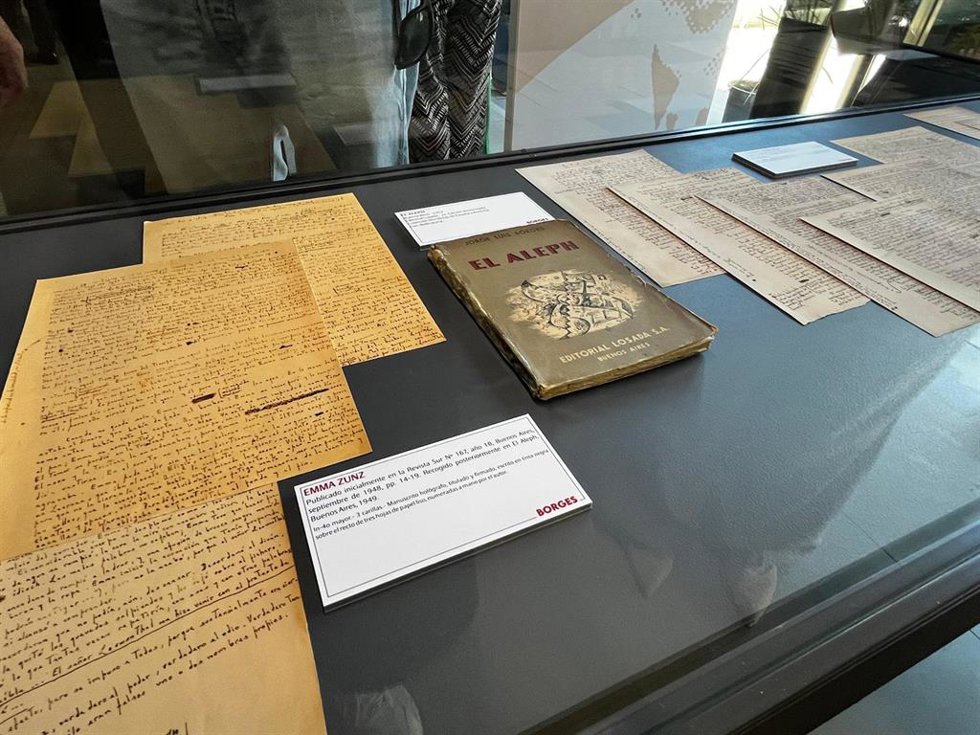 Madrid se adentra en el Borges más íntimo con una exposición sobre sus "años de esplendor literario"