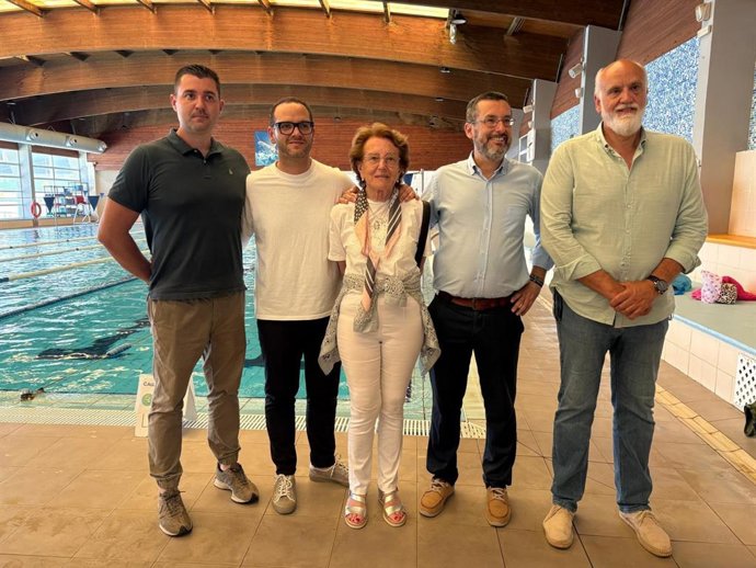 El vicepresidente de la Diputación, Javier Vidal, con el alcalde de La Línea en las instalaciones de Asansull.