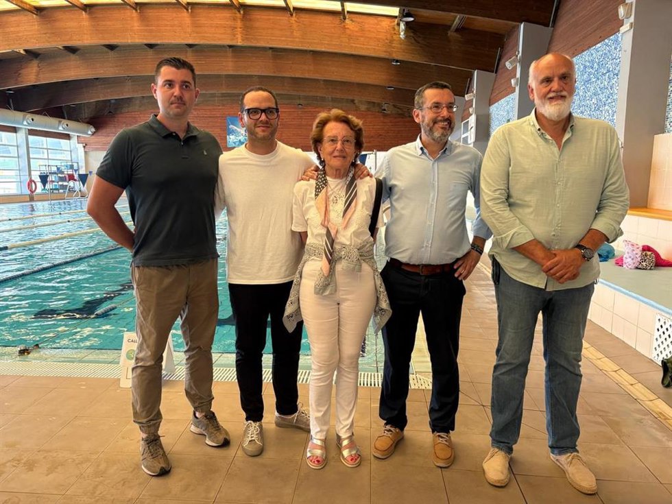 El vicepresidente de la Diputación, Javier Vidal, con el alcalde de La Línea en las instalaciones de Asansull.