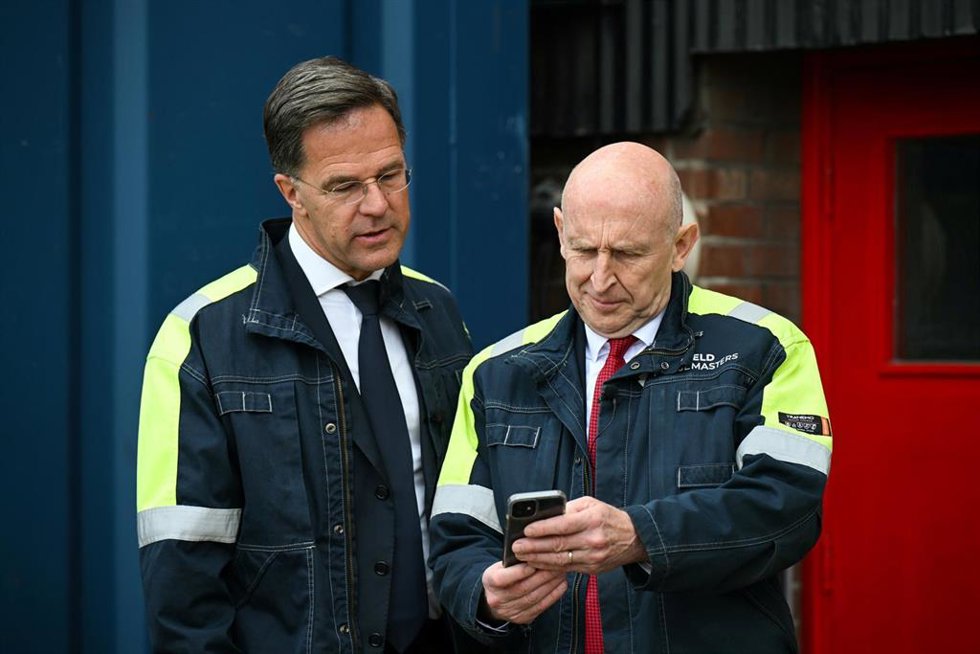 Archivo - El secretario general de la OTAN, Mark Rutte, junto al recién dimitido ministro de Exteriores de Reino Unido, John Healey, en una foto de archivo.
