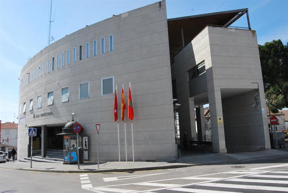 Archivo - Imagen de recurso de la sede del Ayuntamiento de Parla.