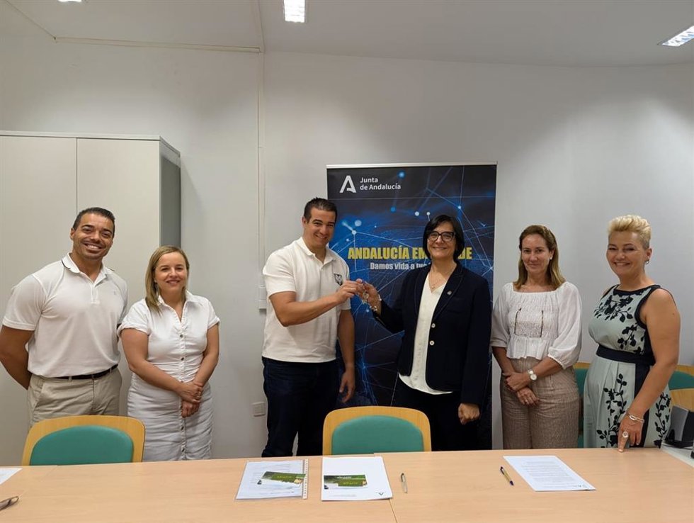 El Centro Andaluz de Emprendimiento (CADE) que Andalucía Emprende tiene en La Zubia ha contribuido a impulsar la creación de 407 empresas, que han generado 415 empleos en esta ciudad del área metropolitana entre 2022 y 2026.