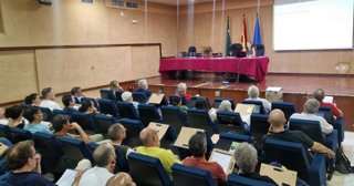 Asistentes a la jornada técnica 'Estrés térmico: actuaciones, evaluación, riesgos, análisis territorial y técnicas preventivas' celebrada en Cádiz