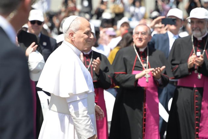 El Papa León XIV durante un encuentro con las realidades de acogida a los migrantes, en el puerto de Arguineguín, a 11 de junio de 2026, en Gran Canaria, Canarias (España). 