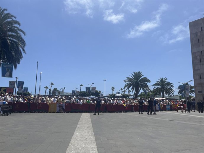 Teatro Pérez Galdós, en Las Palmas de Gran Canaria, a la espera de la llegada del Papa
