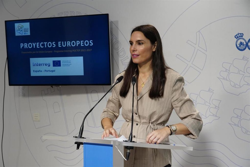 La diputada de Turismo y presidenta de la Agencia Destino Huelva, Ana Delgado, en la presentación de los nuevos proyectos turísticos.