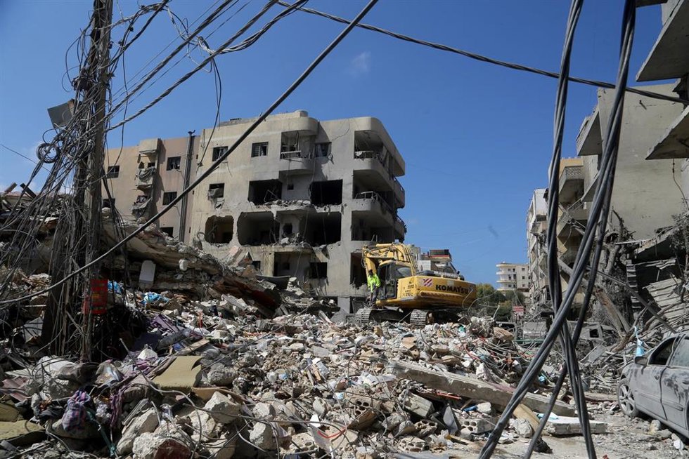 Vista de la ciudad portuaria de Tiro, en el sur de Líbano, devastada por ataques de Israel