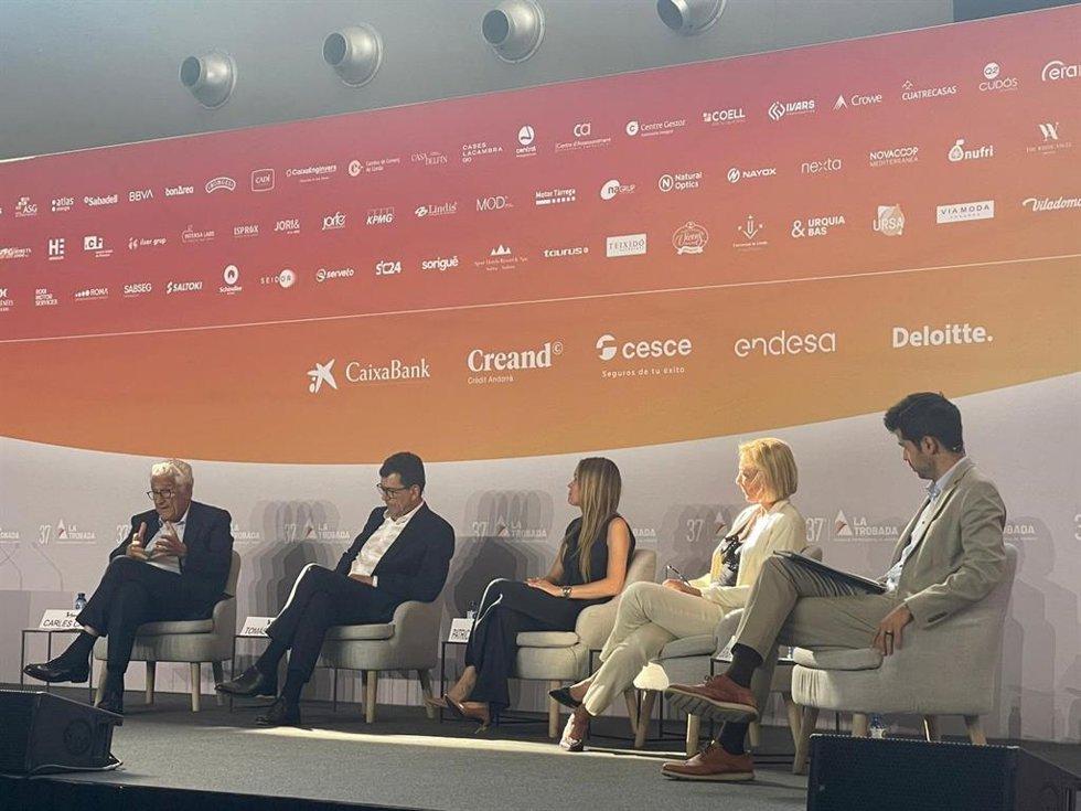 Mesa 'Trajectòries empresarials d'èxit en clau personal i lleidetana' en la 37 Trobada Empresarial al Pirineu