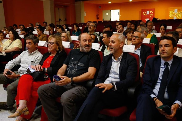 El consejero de Educación, Sergio Silva, en el aniversario de FAMPA