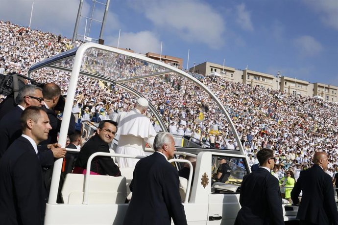 El Papa León XIV a su llegada a la celebración de la Santa Misa multitudinaria, a 11 de junio de 2026, en Las Palmas de Gran Canaria, Canarias (España). 