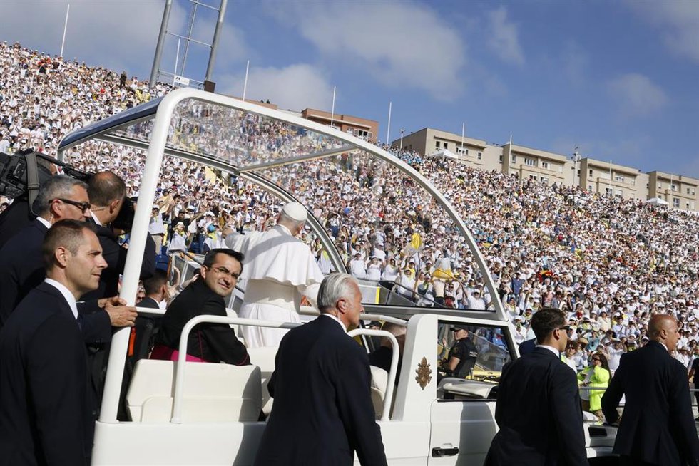 El Papa León XIV a su llegada a la celebración de la Santa Misa multitudinaria, a 11 de junio de 2026, en Las Palmas de Gran Canaria, Canarias (España). 