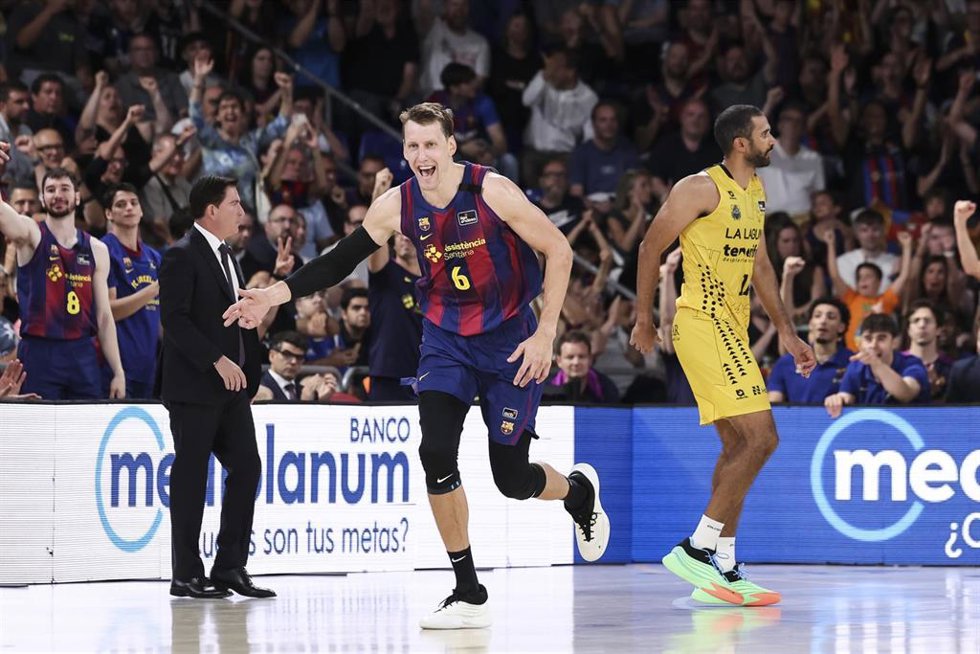 Jan Vesely durante el segundo partido de semifinales de la Liga Endesa entre el FC Barcelona y el La Laguna Tenerife, disputado en el Palau Blaugrana el 11 de junio de 2026