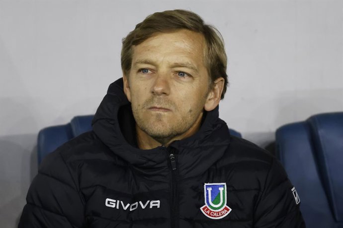 Futbol, Universidad Catolica vs Union La Calera Fecha 10, Liga de Primera 2026. El entrenador de Union La Calera Martin Cicotello es fotografiado durante el partido de la Liga de primera contra Universidad Catolica realizado en el estadio Claro Arena de