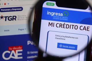 Santiago, 9 de junio de 2026. Imagenes referenciales de pago del Credito Aval del Estado (CAE). Jonnathan Oyarzun/Aton Chile