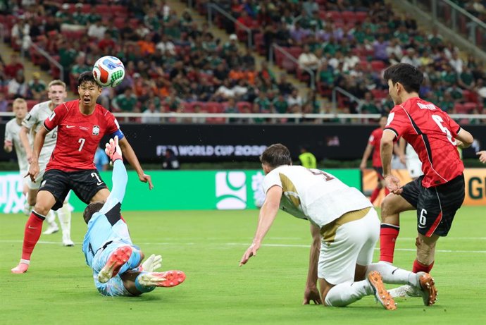 11 de junho de 2026, México, Zapopan: O sul-coreano Hwang In-beom (à direita) marca o primeiro gol de sua equipe durante a partida do Grupo A da Copa do Mundo da FIFA 2026 entre Coreia do Sul e República Tcheca, no Estádio de Guadalajara. Foto: -/YNA/dpa