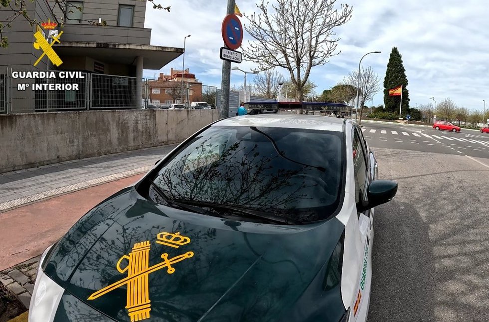 La Guardia Civil esclarece la sustracción de 21 teléfonos móviles durante su distribución postal en Azuqueca de Henares.