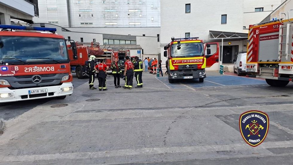 Bomberos de Mallorca en el Hospital de Manacor