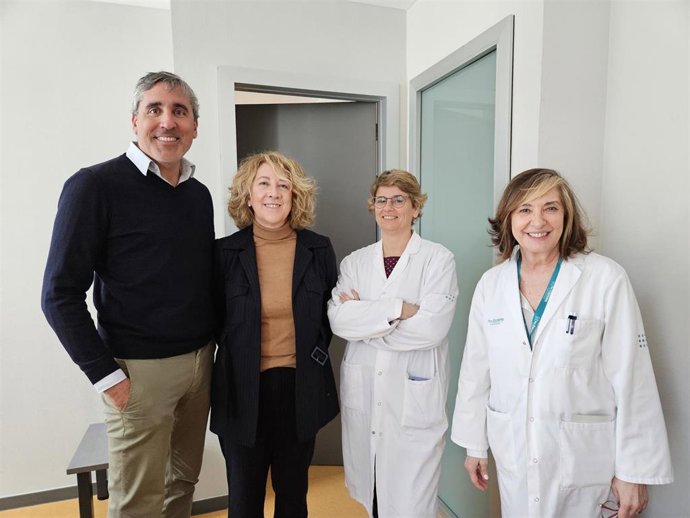 Archivo - El presidente del Comib, Carles Recasens, la secretaria general del Comib, Rosa Robles, la coordinadora de Formación Médica Continuada de Son Espases, Ana Cremades, y la gerente de Son Espases, Cistina Granados.