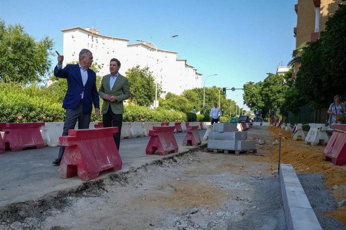Obras en la calle Rubén Darío de Sevilla