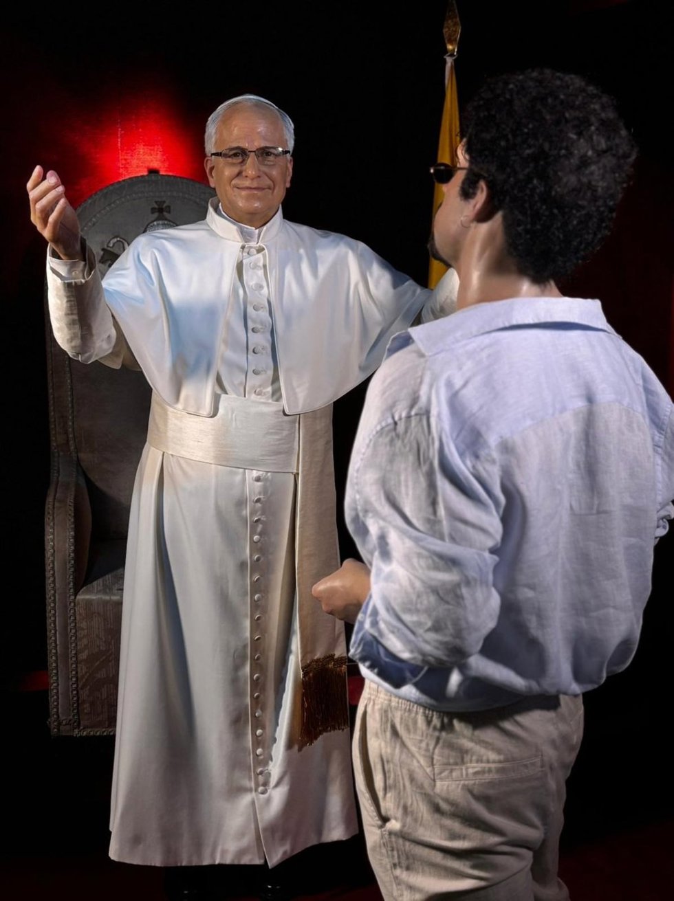 El Papa y Bad Bunny también coindieron en el Museo de Cera de Madrid, que dispara sus visitas un 30%