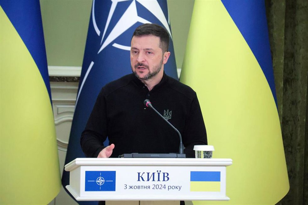 Archivo - El presidente de Ucrania, Volodimir Zelenski, en una rueda de prensa. 