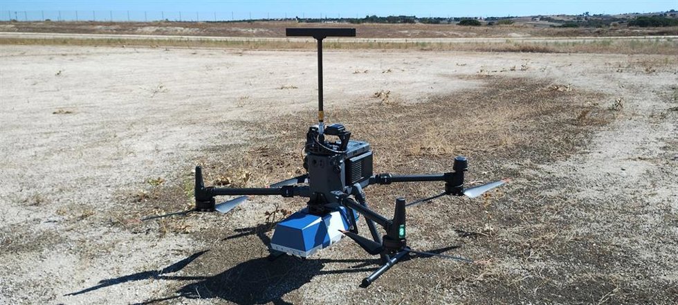 Dron en reposo utilizado por Enaire