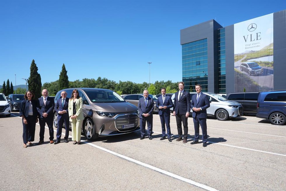 Acto de inicio de producción en serie del nuevo vehículo VLE en Mercedes Benz Vitoria