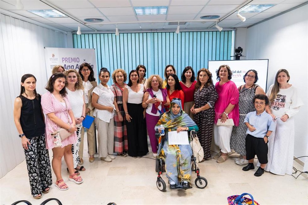 Participantes en el acto del Programa de Mentoring de Foro Mujer y Sociedad, celebrado en el Espacio de Mujeres de la Diputación de Almería.