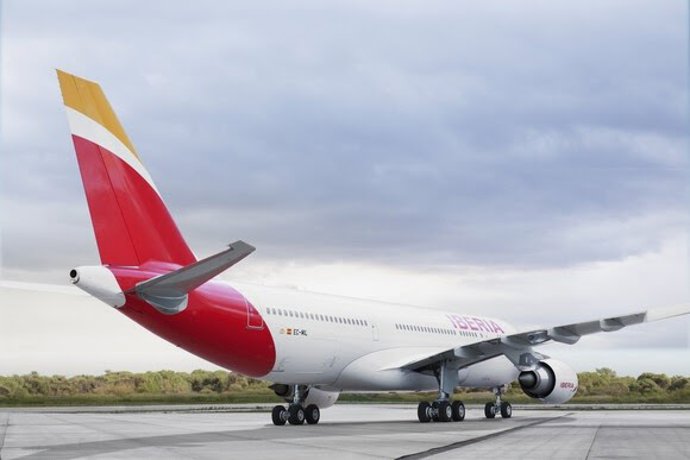 Archivo - Avión de Iberia.