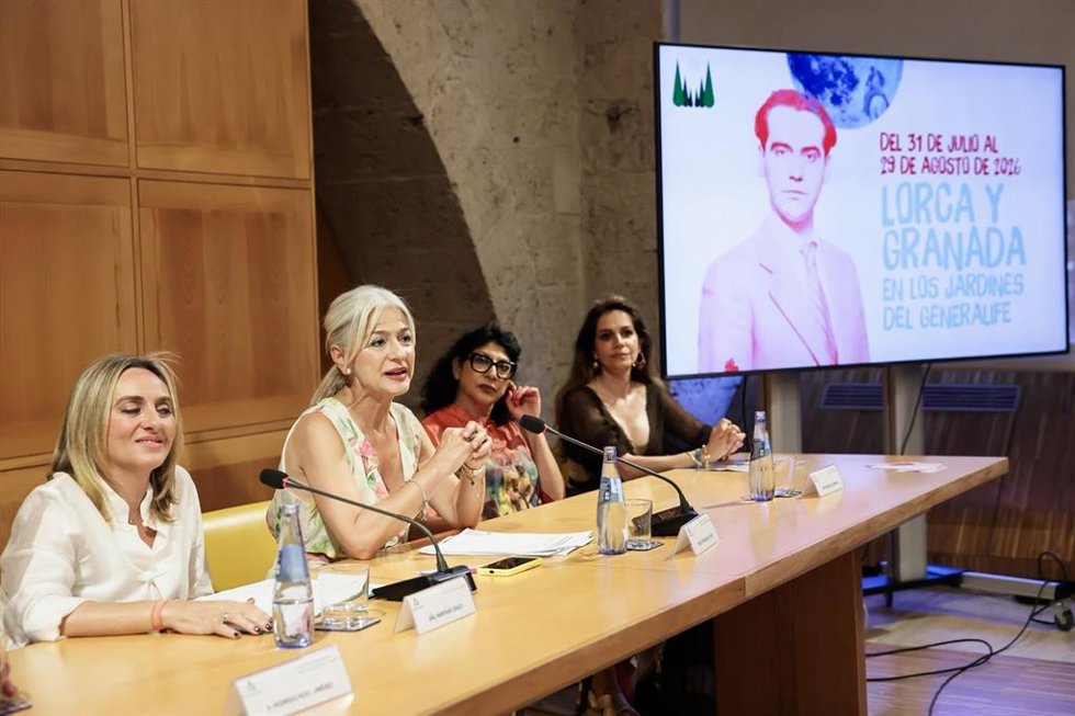 La consejera de Cultura y Deporte en funciones, Patricia del Pozo, preside la presentación del ciclo 'Lorca y Granada en los Jardines del Generalife'.