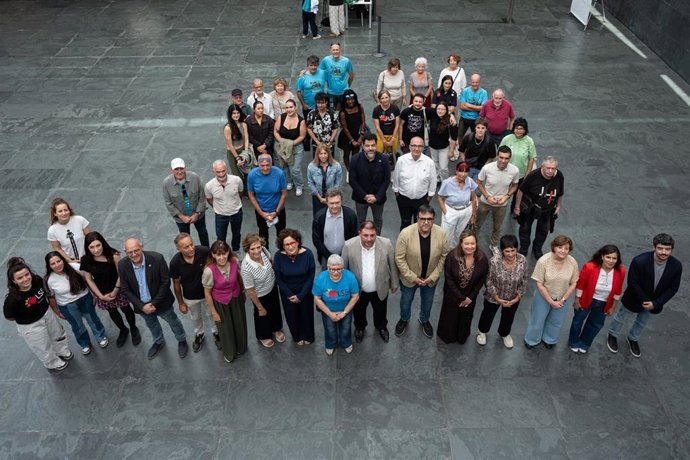 Acto en el Parlamento de Navarra para conmemorar el Día Nacional de las Lenguas de Signos.