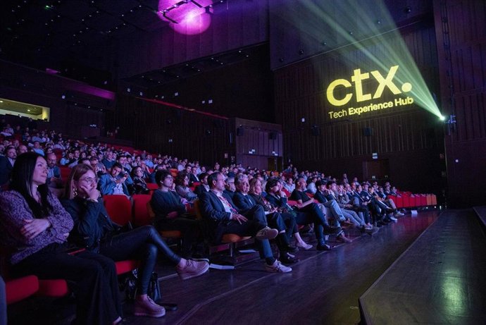 Archivo - El CTx Tech Experiencie Hub, evento tecnológico celebrado recientemente en la capital hispalense, ha aglutinado la participación de 7.000 personas durante dos días.
