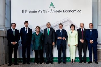 Entrega del 'II Premio Asnef en el Ámbito Económico'.