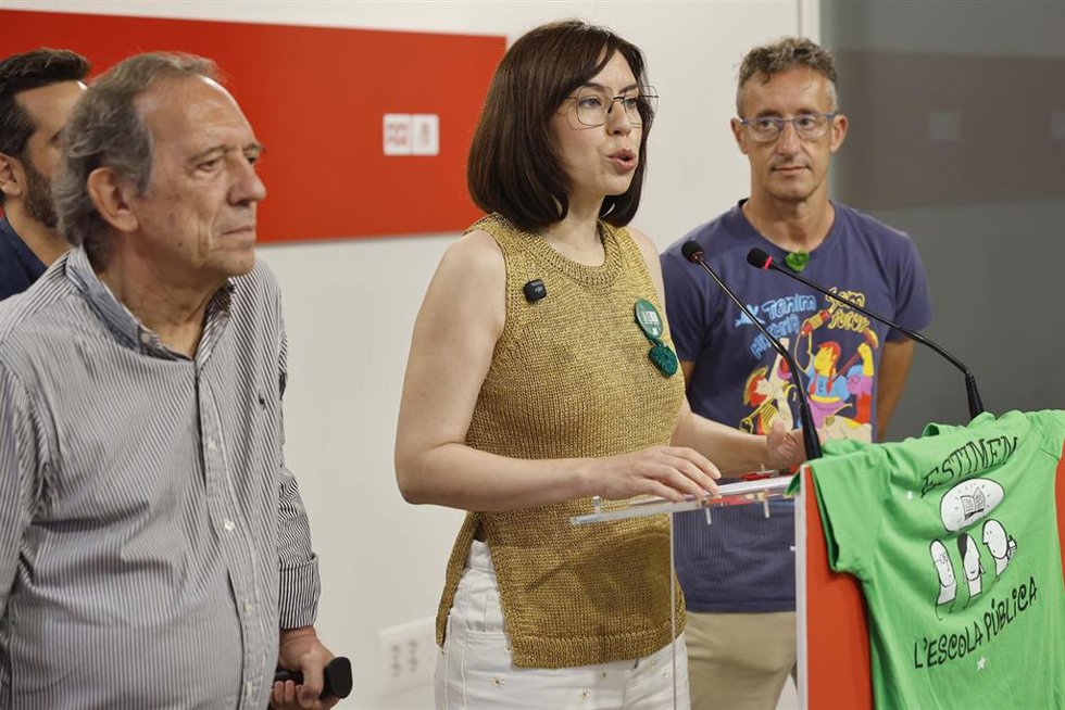 La ministra de Universidades, Ciencia e Innovación y secretaria general del PSPV-PSOE, Diana Morant, tras una reunión con los sindicatos educativos de la Comunidad Valenciana, en la sede del PSPV-PSOE, a 12 de junio de 2026, en Valencia