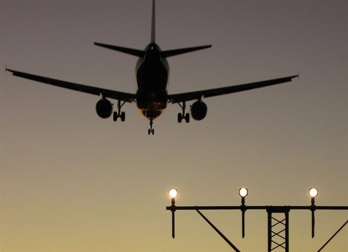 Archivo - Las acciones de las aerolíneas suben un 7,7% en enero, según la IATA