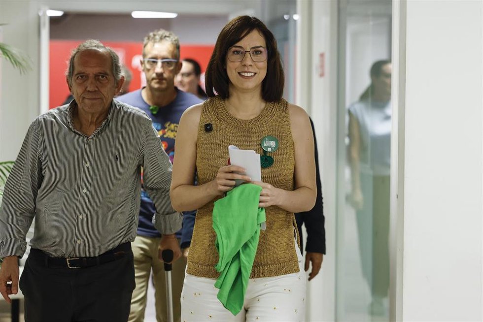 La ministra de Universidades, Ciencia e Innovación y secretaria general del PSPV-PSOE, Diana Morant, tras una reunión con los sindicatos educativos de la Comunidad Valenciana, en la sede del PSPV-PSOE, a 12 de junio de 2026, en Valencia