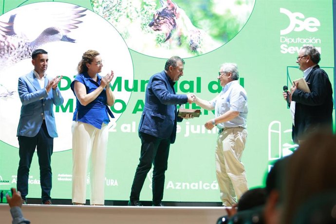 Fernández preside en Aznalcázar el acto institucional organizado por la Diputación con motivo del Día Mundial del Medio Ambiente