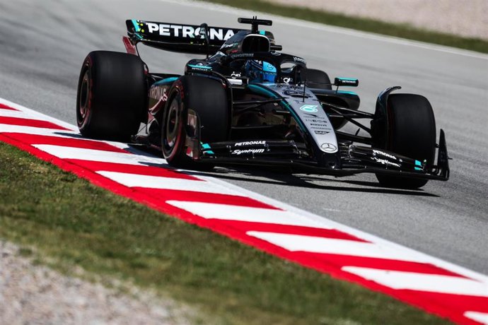 Archivo - El piloto británico George Russell (Mercedes) en el Circuit de Barcelona-Catalunya
